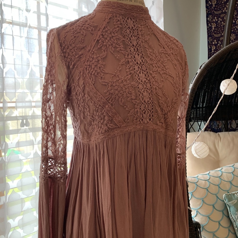 Rose Dusted Long Sleeve Lace Embellished Top